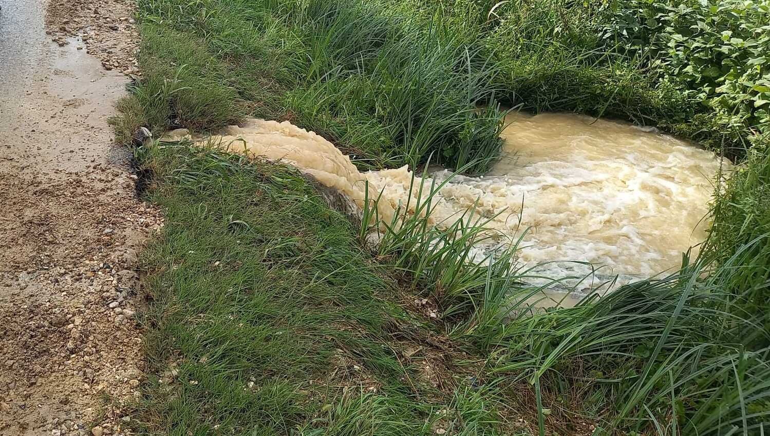 Cede la condotta idrica: chiuso Via Biron di Sotto